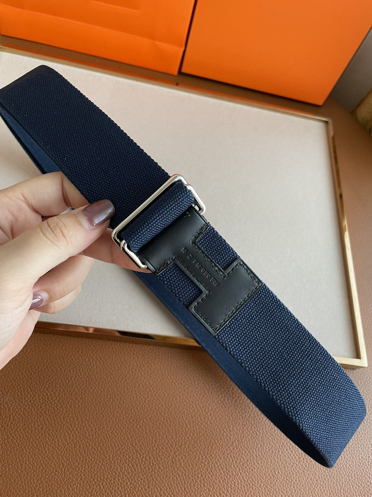 4.0CM BLUE TEXTILE BLACK LEATHER H BELT