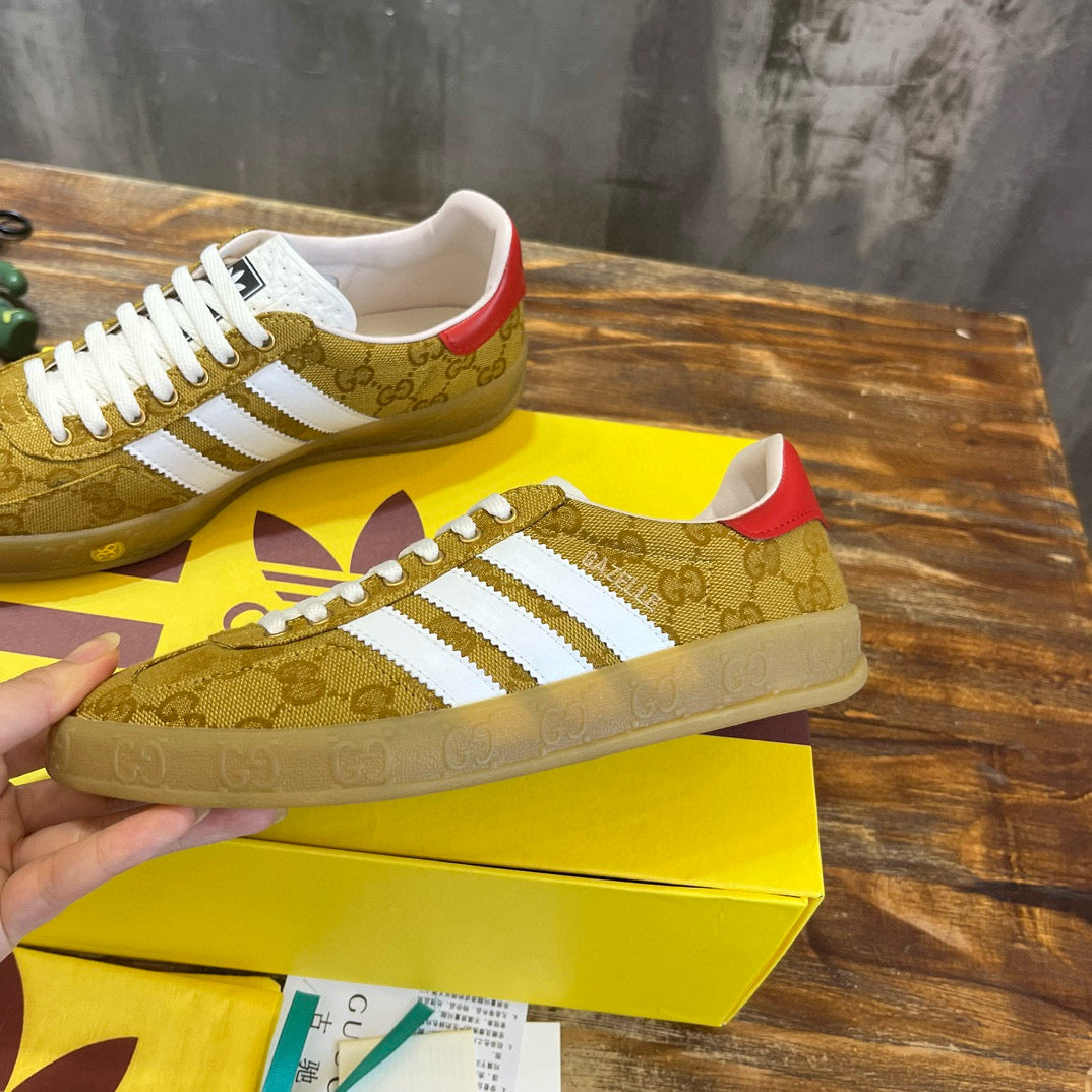GUC Sneakers