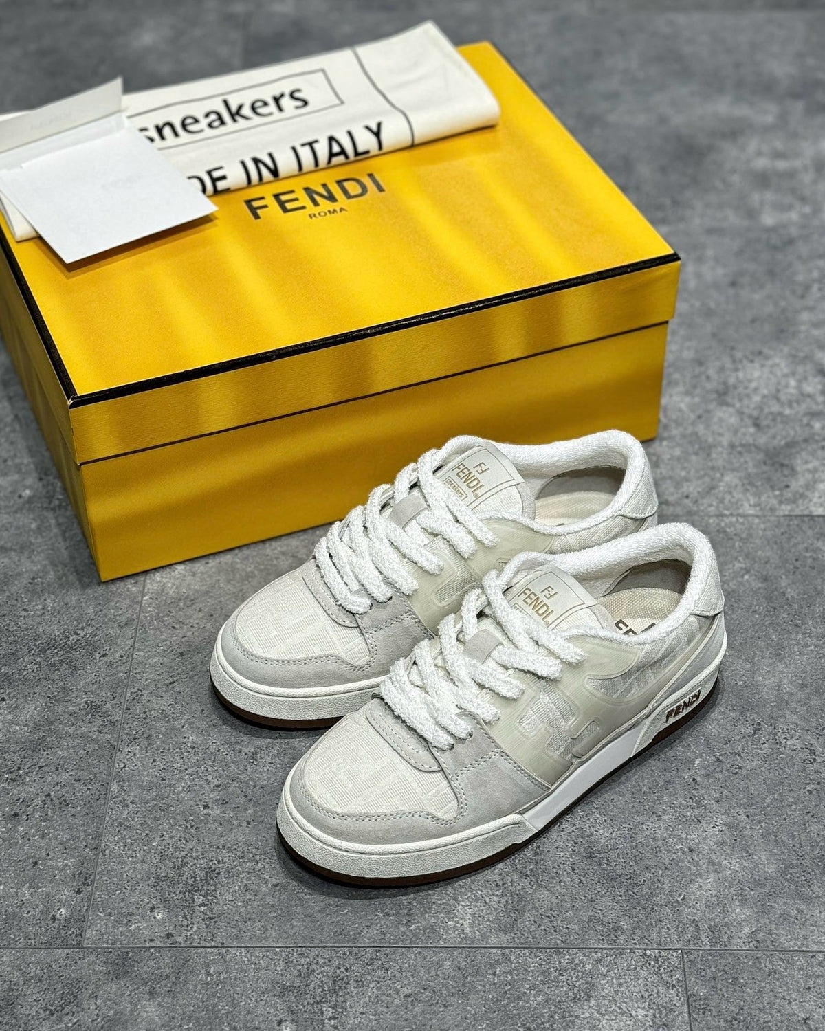 FEN Sneakers