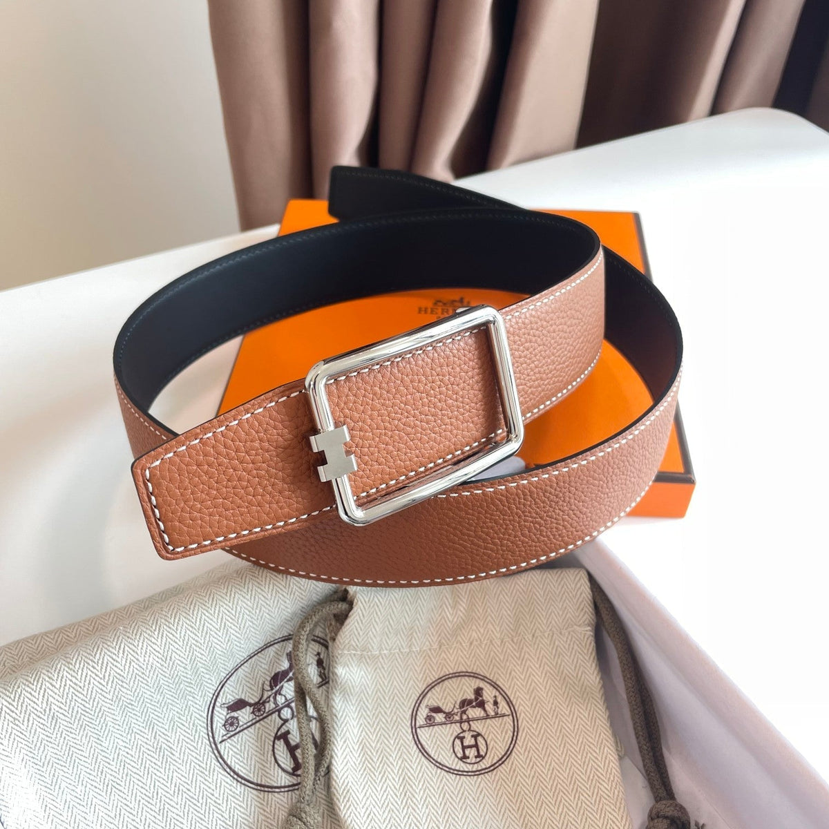 TUBE H BELT BUCKLE & REVERSIBLE BLACK AND CINNAMON BROWN LEATHER STRAP 38MM SILVER HARDWARE