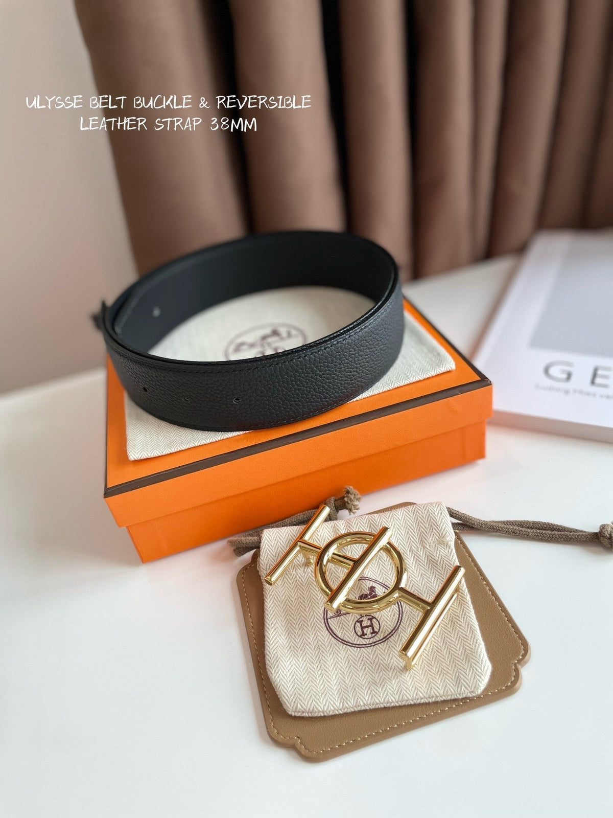 ULYSSE BELT BUCKLE & REVERSIBLE BLACK LEATHER STRAP 38MM GOLD HARDWARE