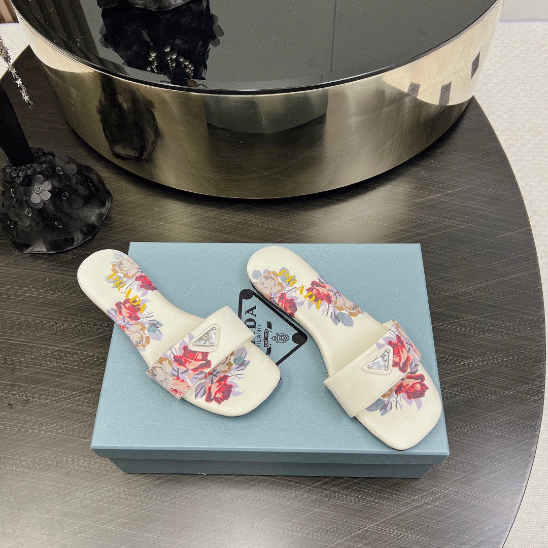 PRA PRINTED SLIDES SLIPPERS WHITE SATIN