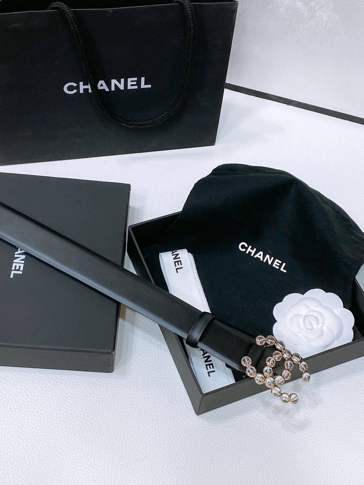 CC BELT 30 MM IN BLACK CALFSKIN PEARL LOGO