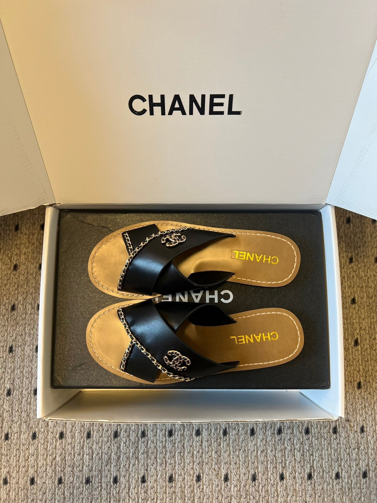 CC 26s Flat Sandals Black Brown Cowhide 627194
