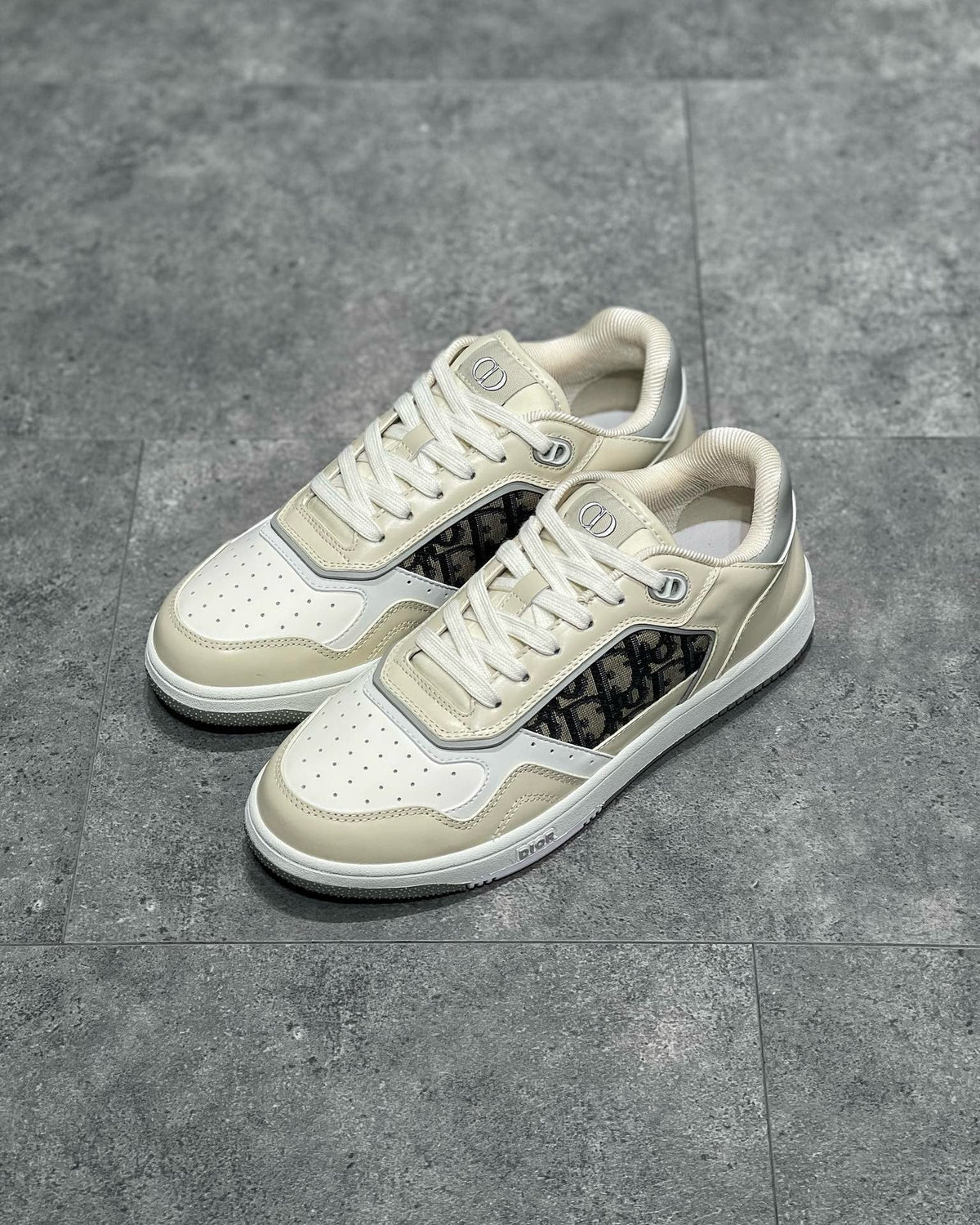 DIO Sneakers