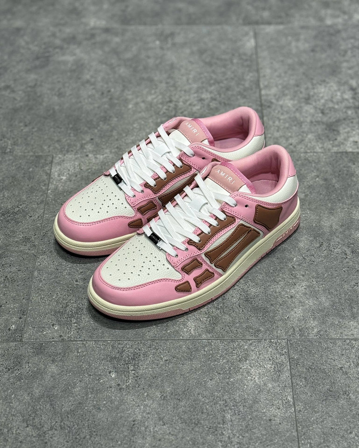 AMR Sneakers