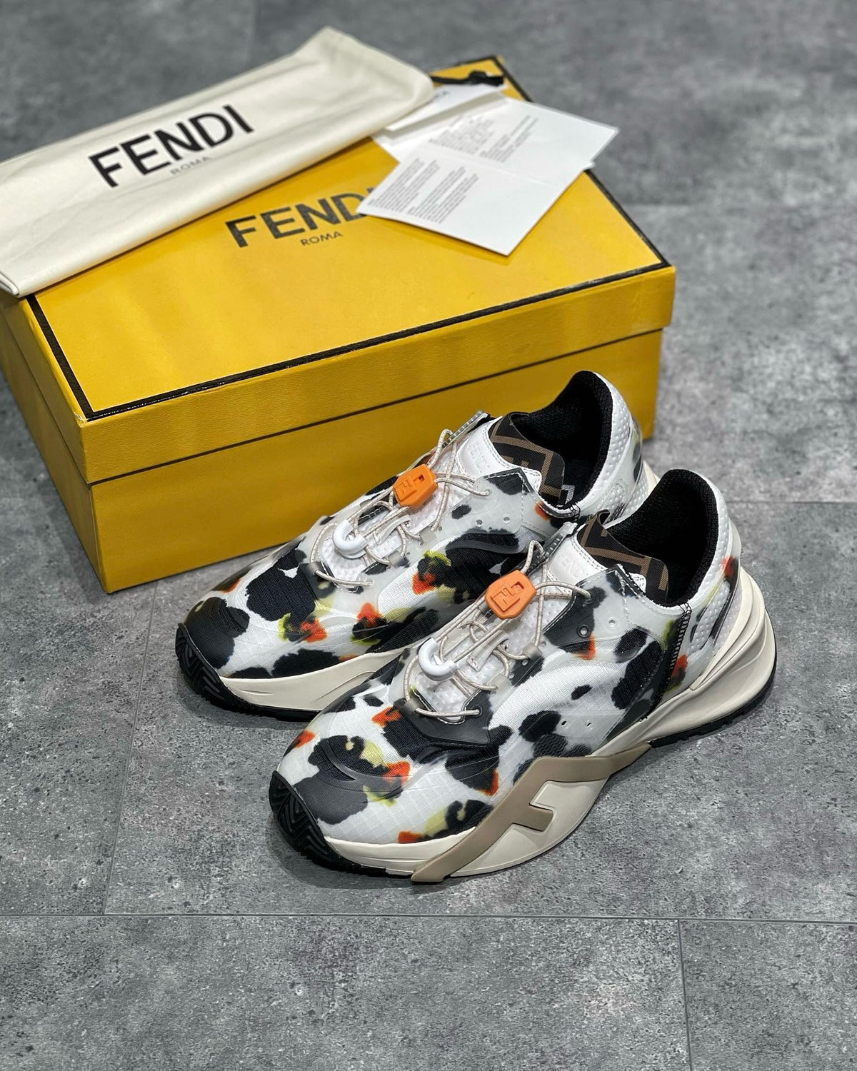 FEN Sneakers