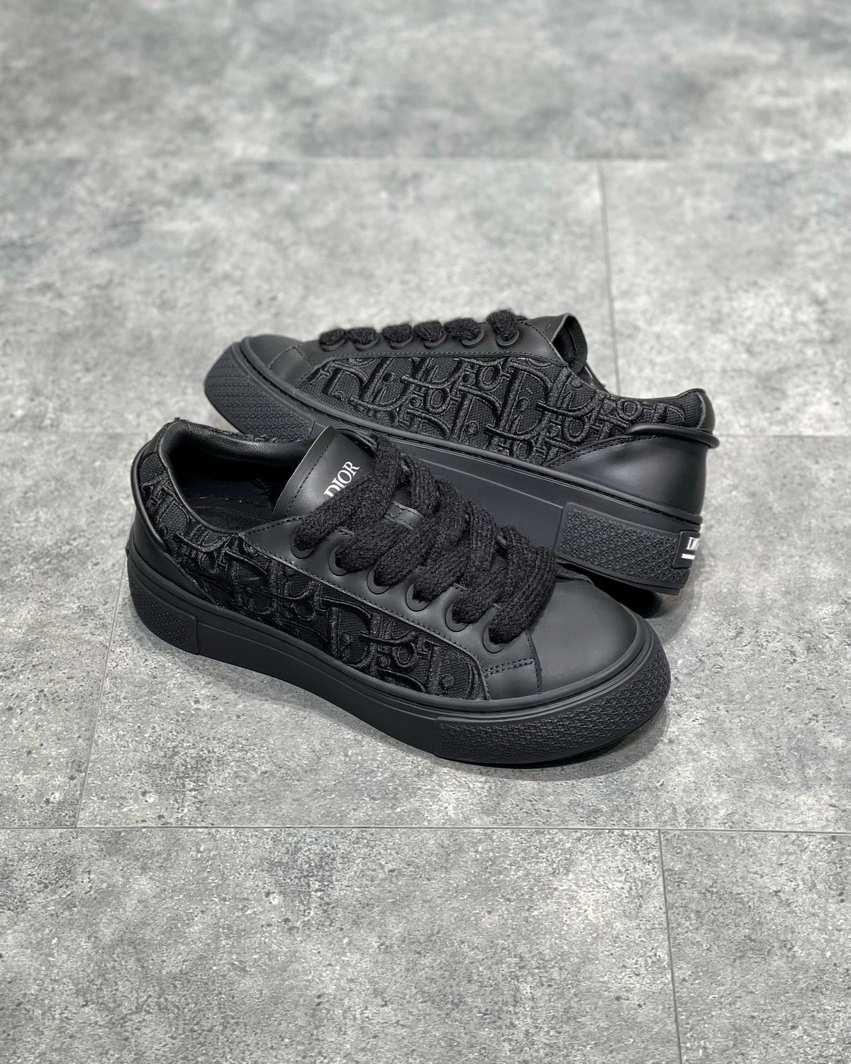 DIO Sneakers