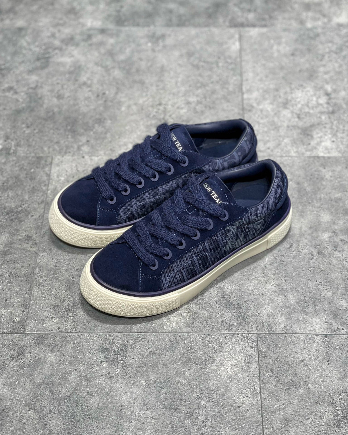 DIO Sneakers
