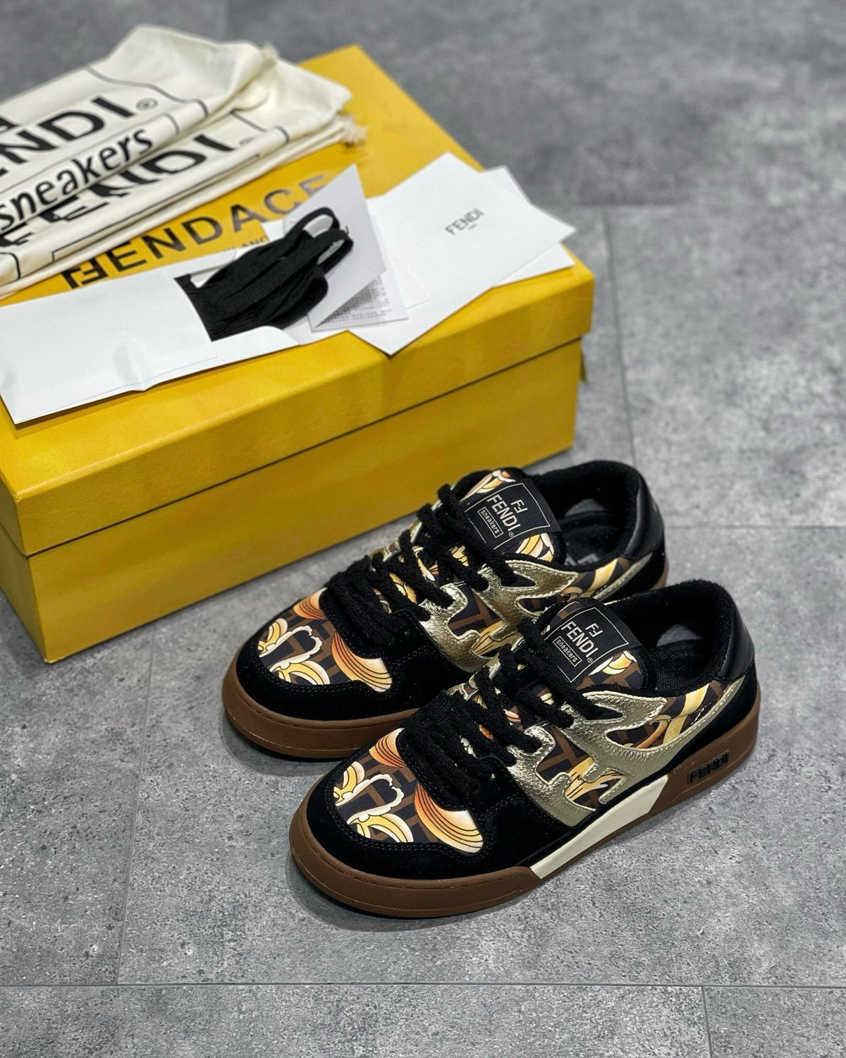 FEN Sneakers