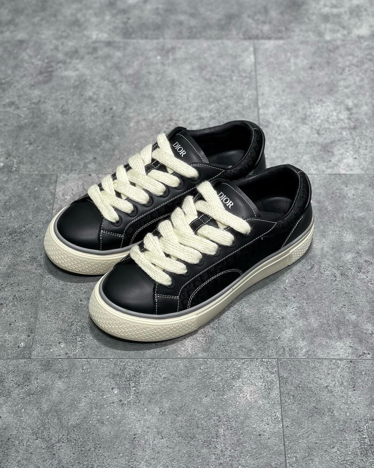 DIO Sneakers