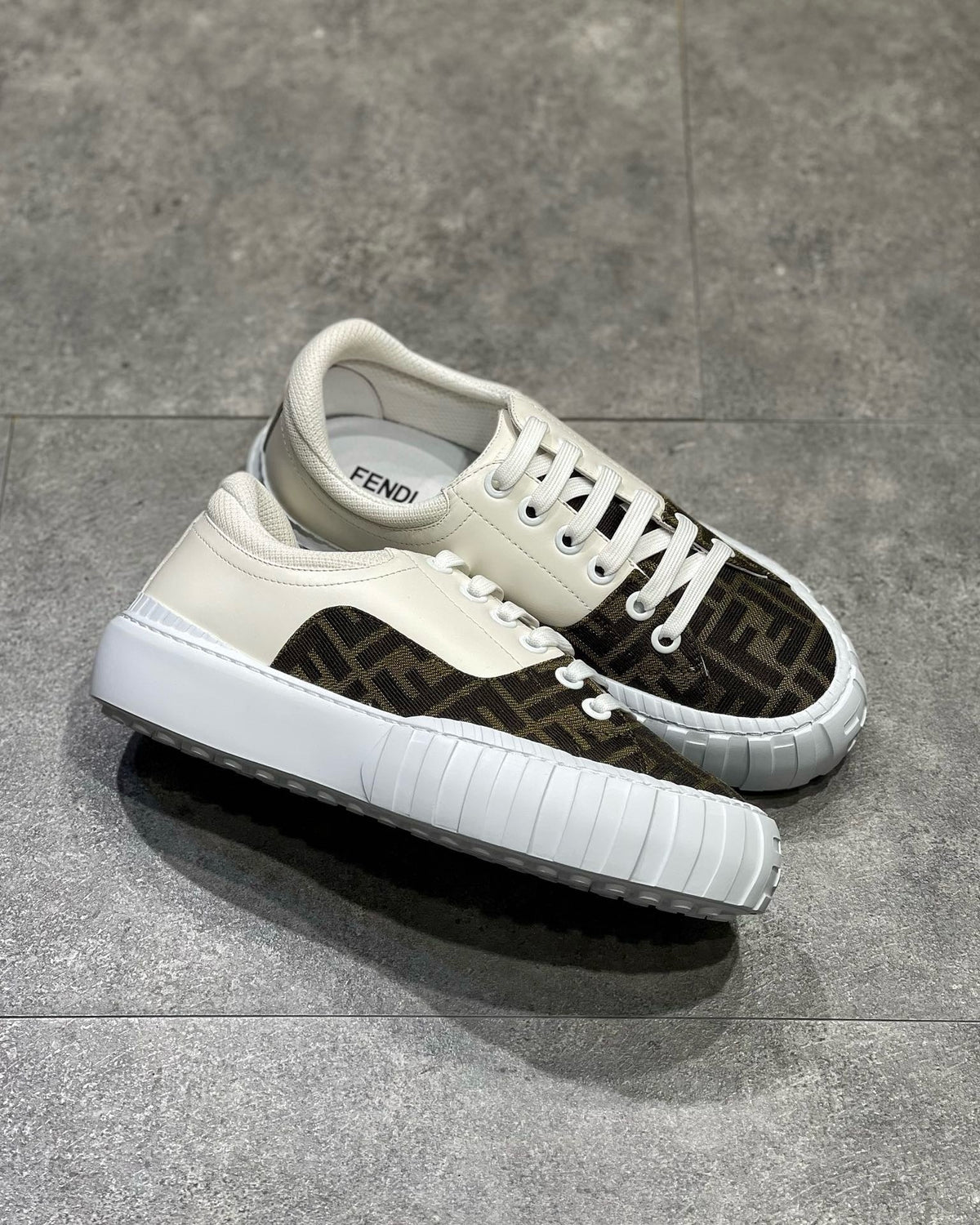 FEN Sneakers