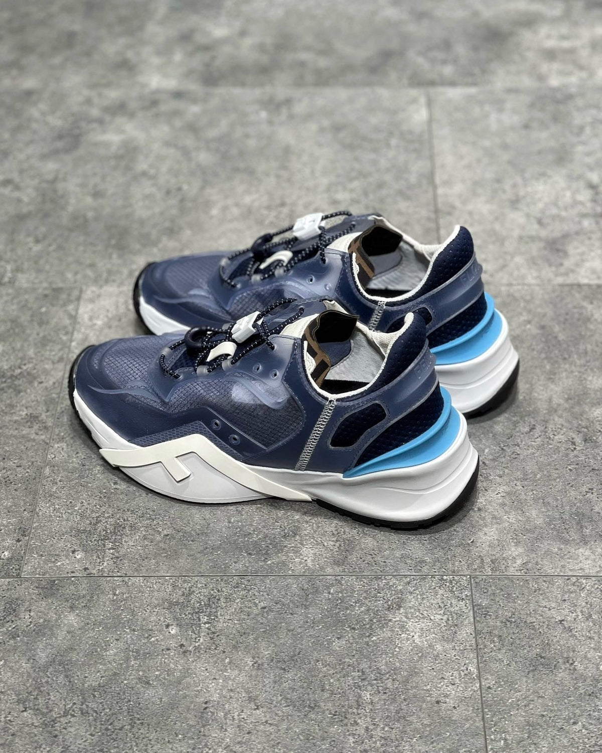 FEN Sneakers