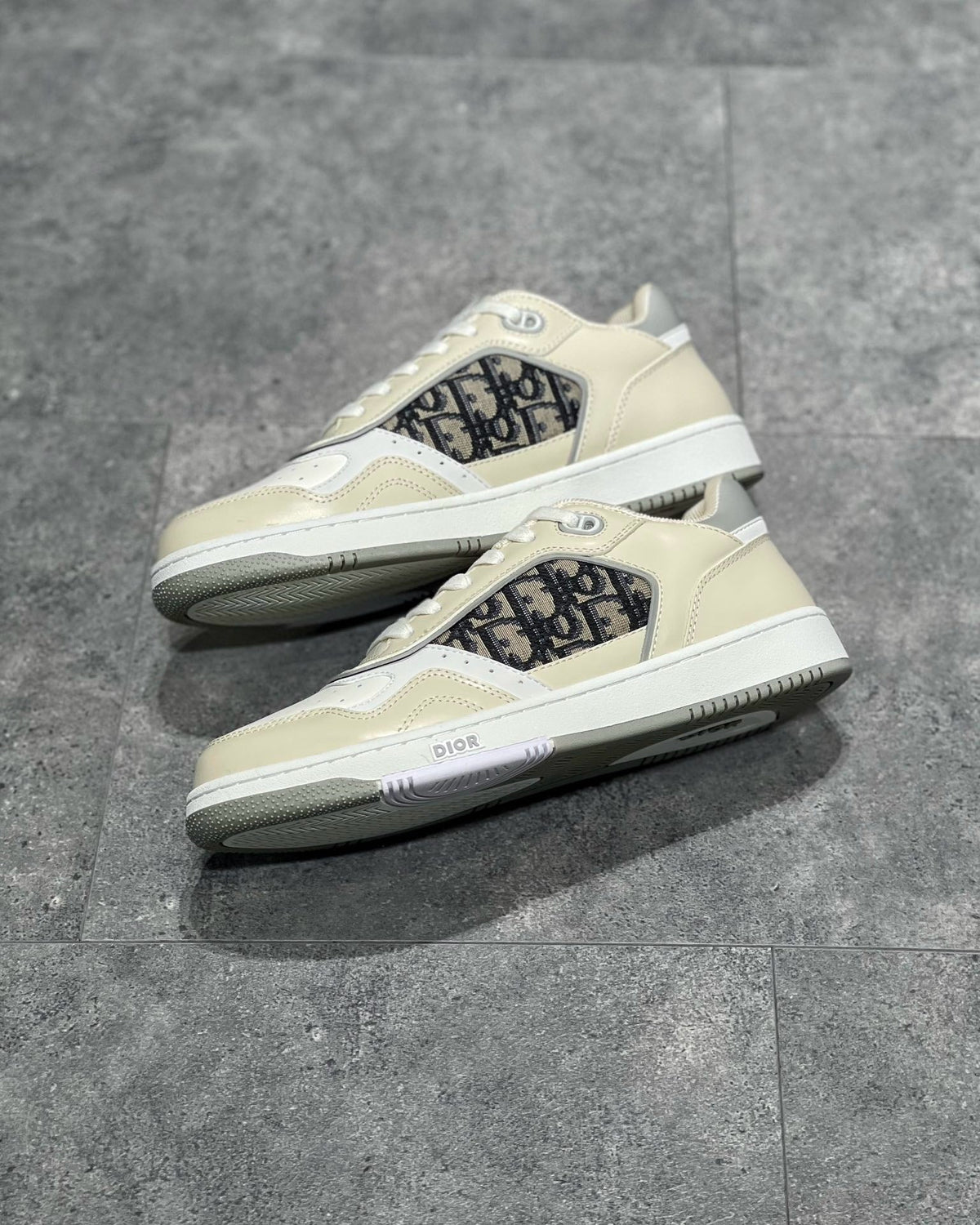 DIO Sneakers
