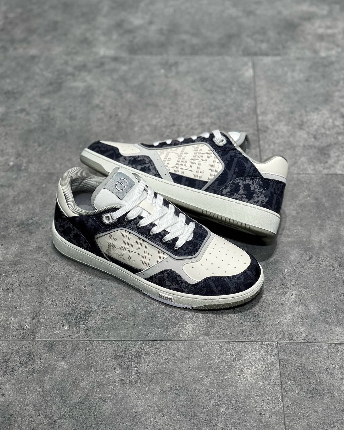 DIO Sneakers