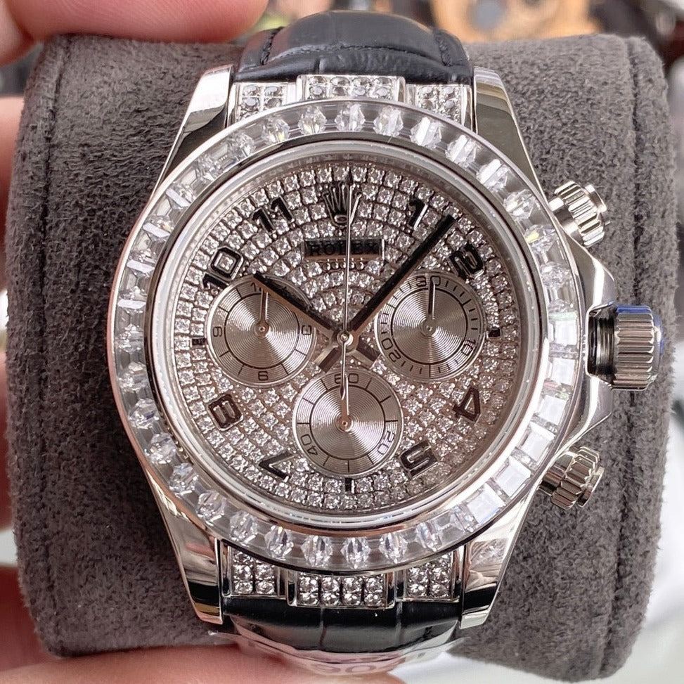 DAYTONA SET WITH 36 BAGUETTE-CUT DIAMONDS BLACK LEATHER