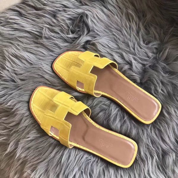 HERM Oran Sandals In Yellow Shiny Niloticus Crocodile