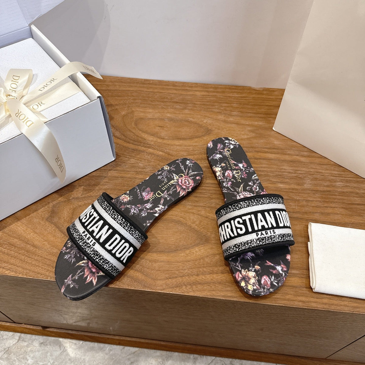 CD 26s Flower Flat Sandals Canvas Cowhide 685494