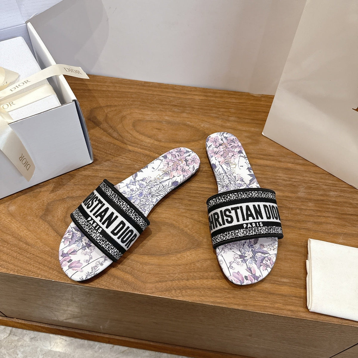 CD 26s Flower Flat Sandals Canvas Cowhide 685494