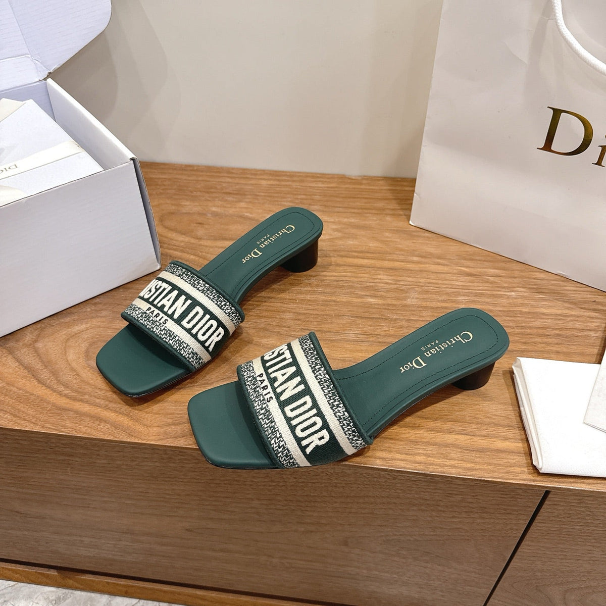 CD 26s Square - Toed Sandals Canvas Cowhide 685446