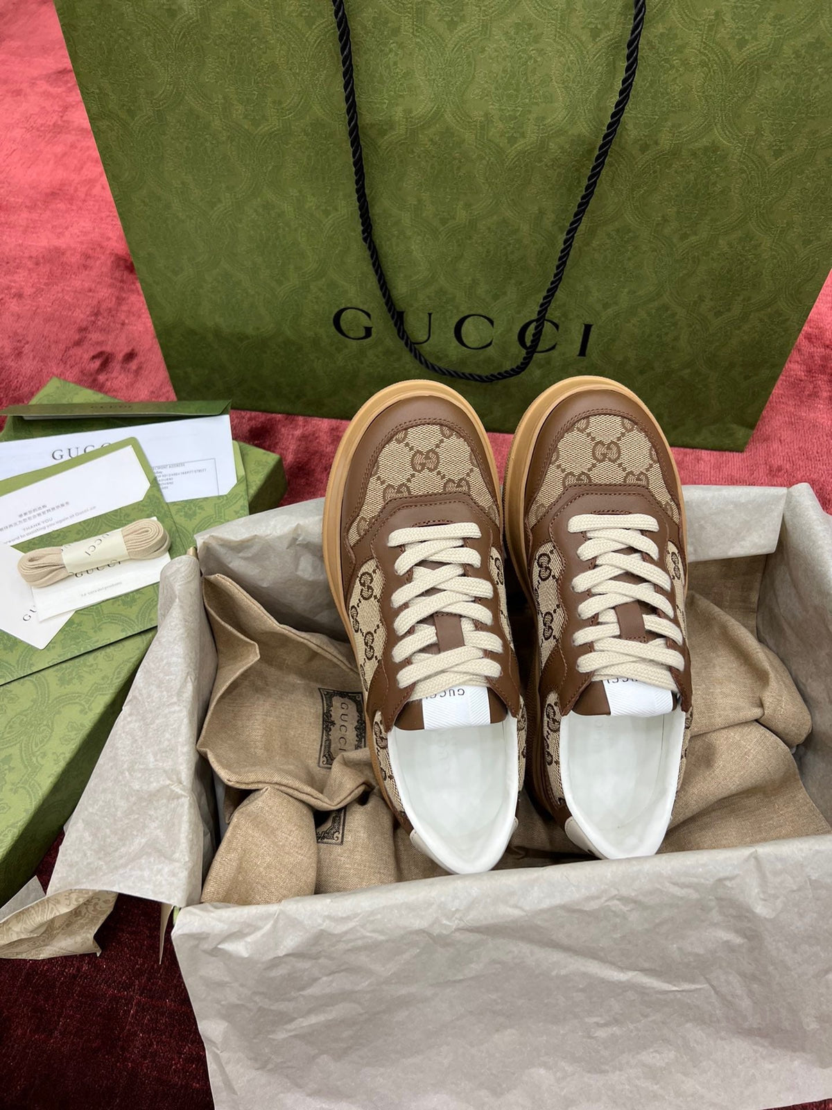 Sneakers & Shoes