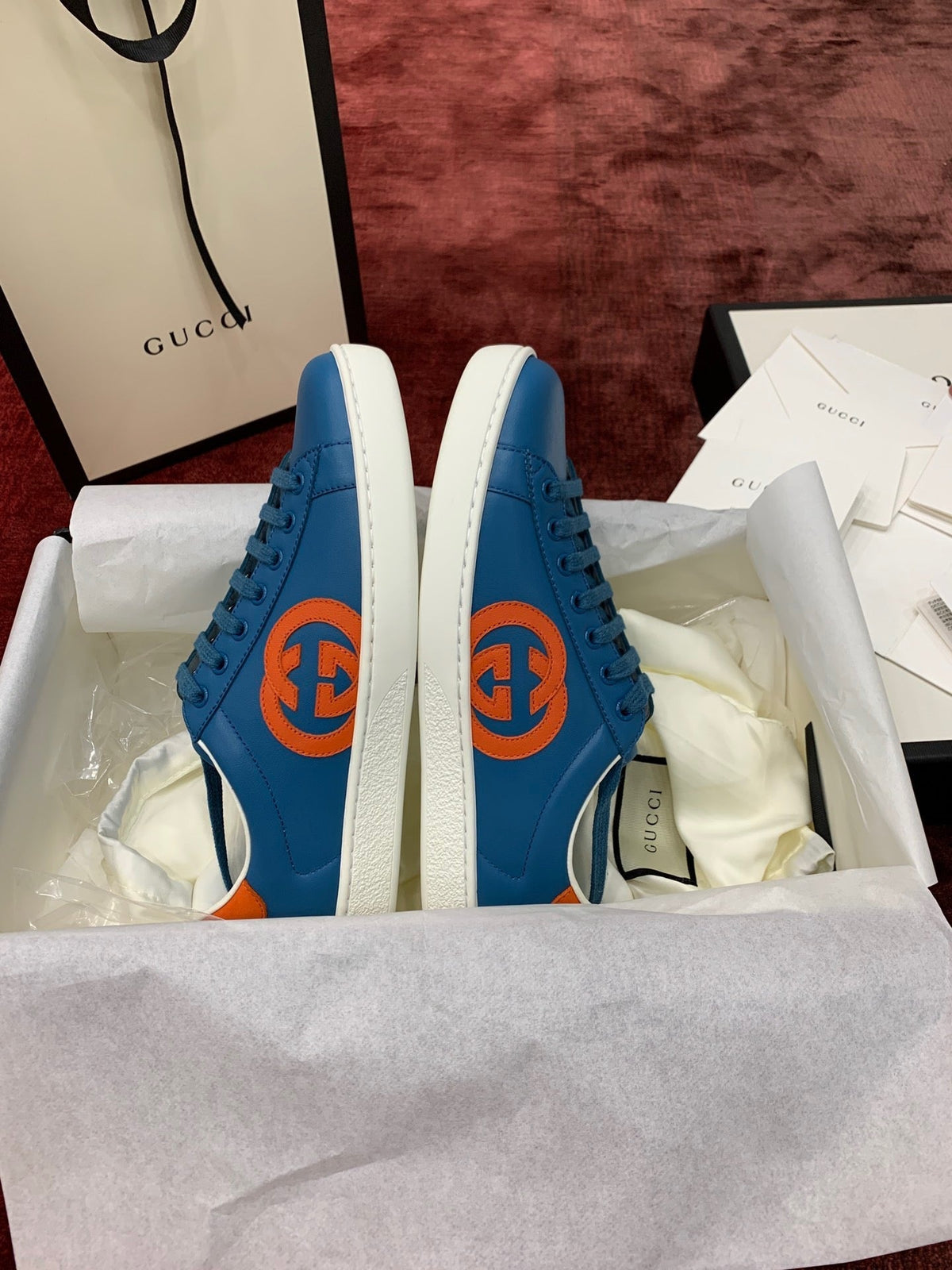 Sneakers & Shoes