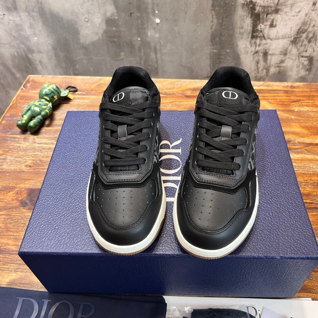 DIO Sneakers