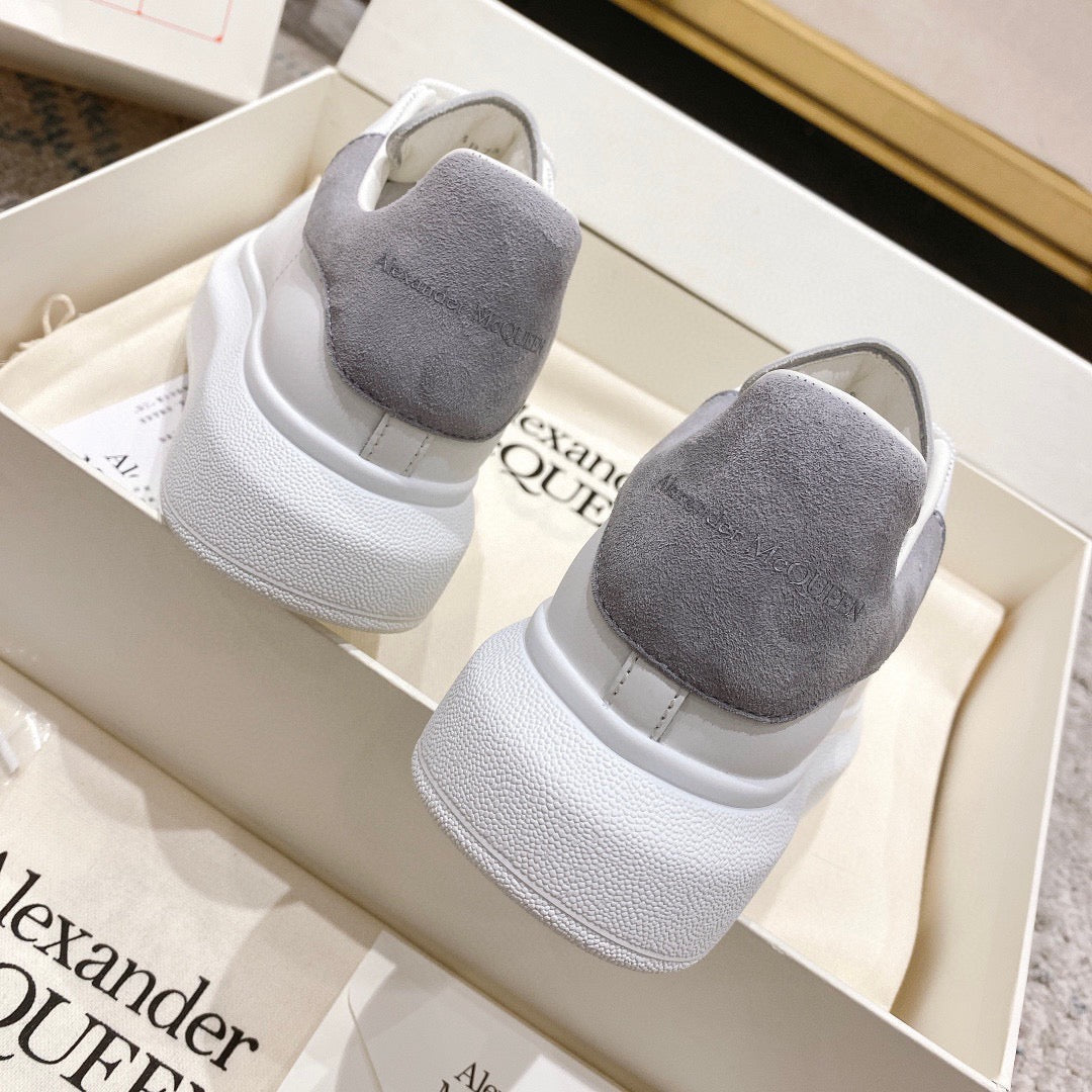 Sneakers & Shoes