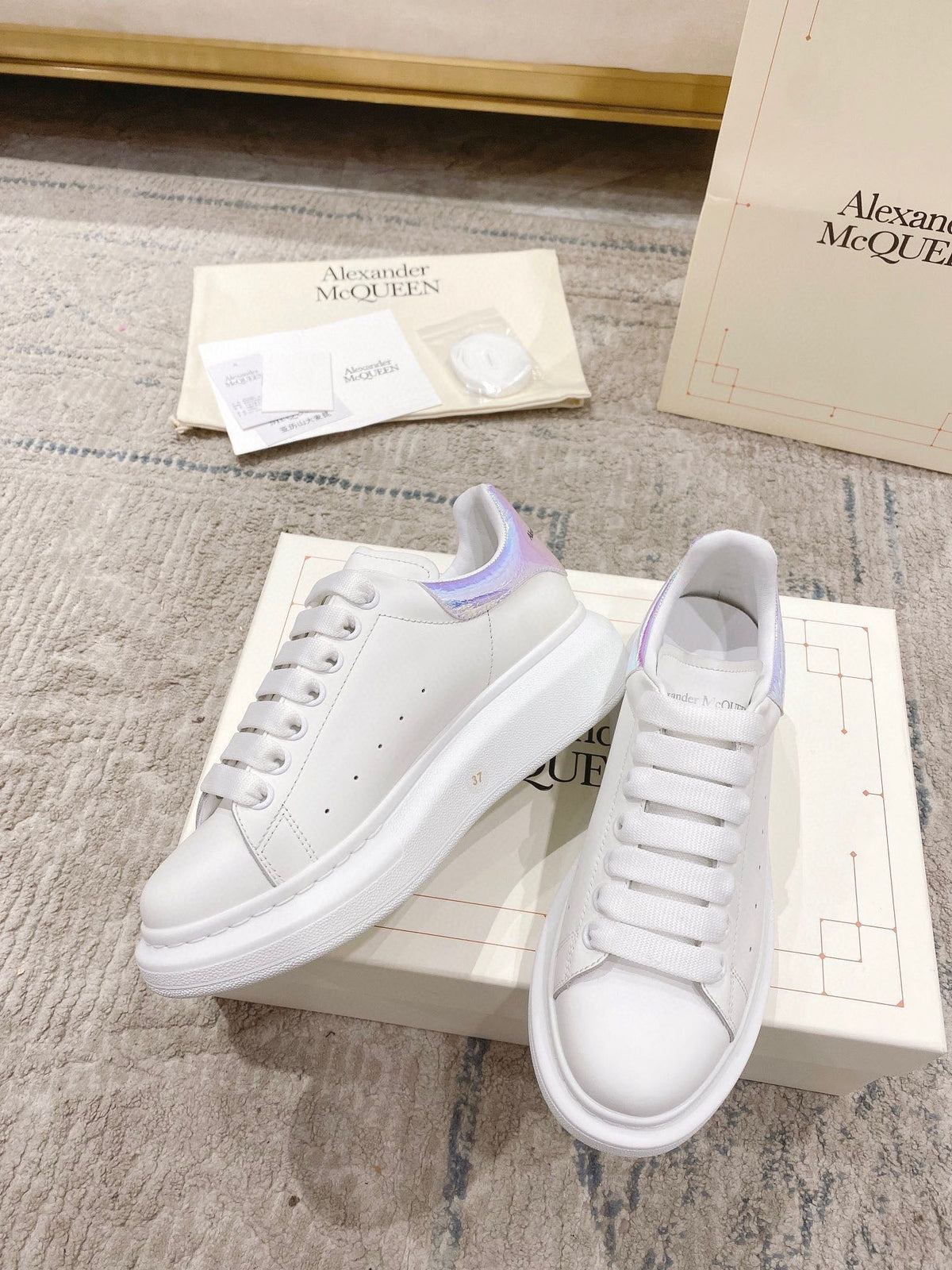 Sneakers & Shoes
