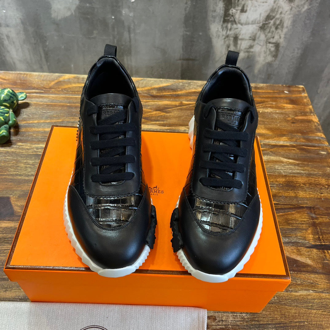 HERM Sneakers