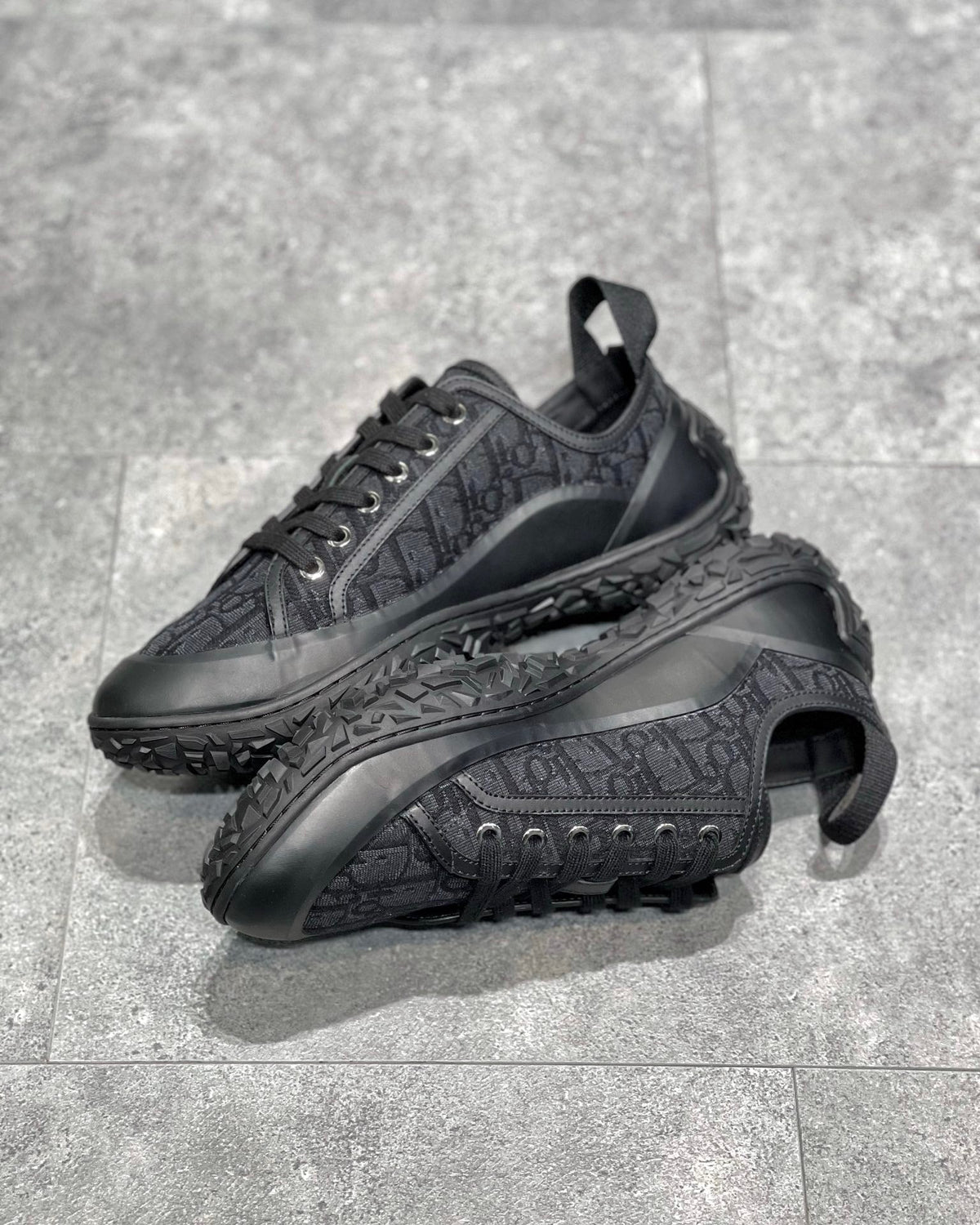 DIO Sneakers