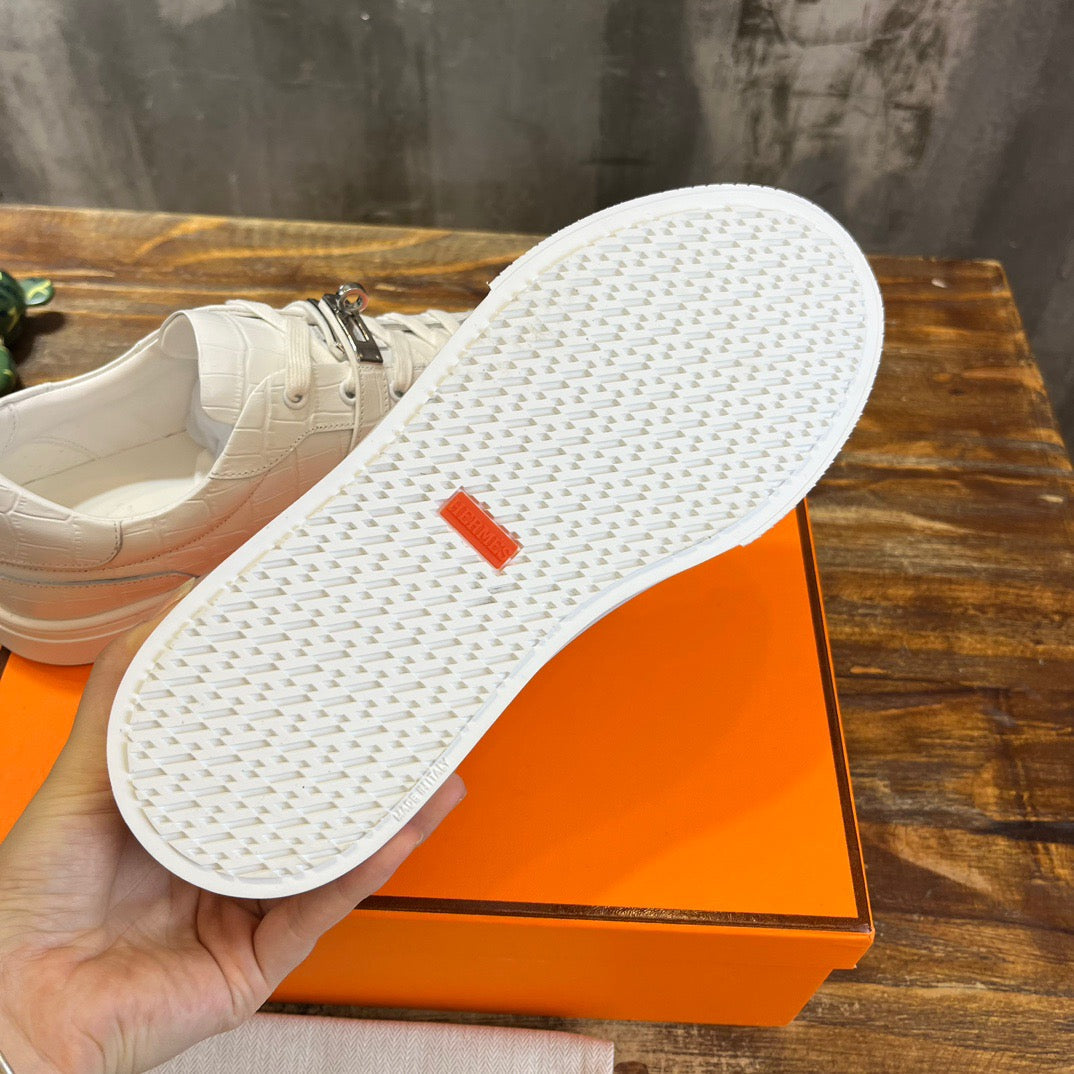 HERM Sneakers