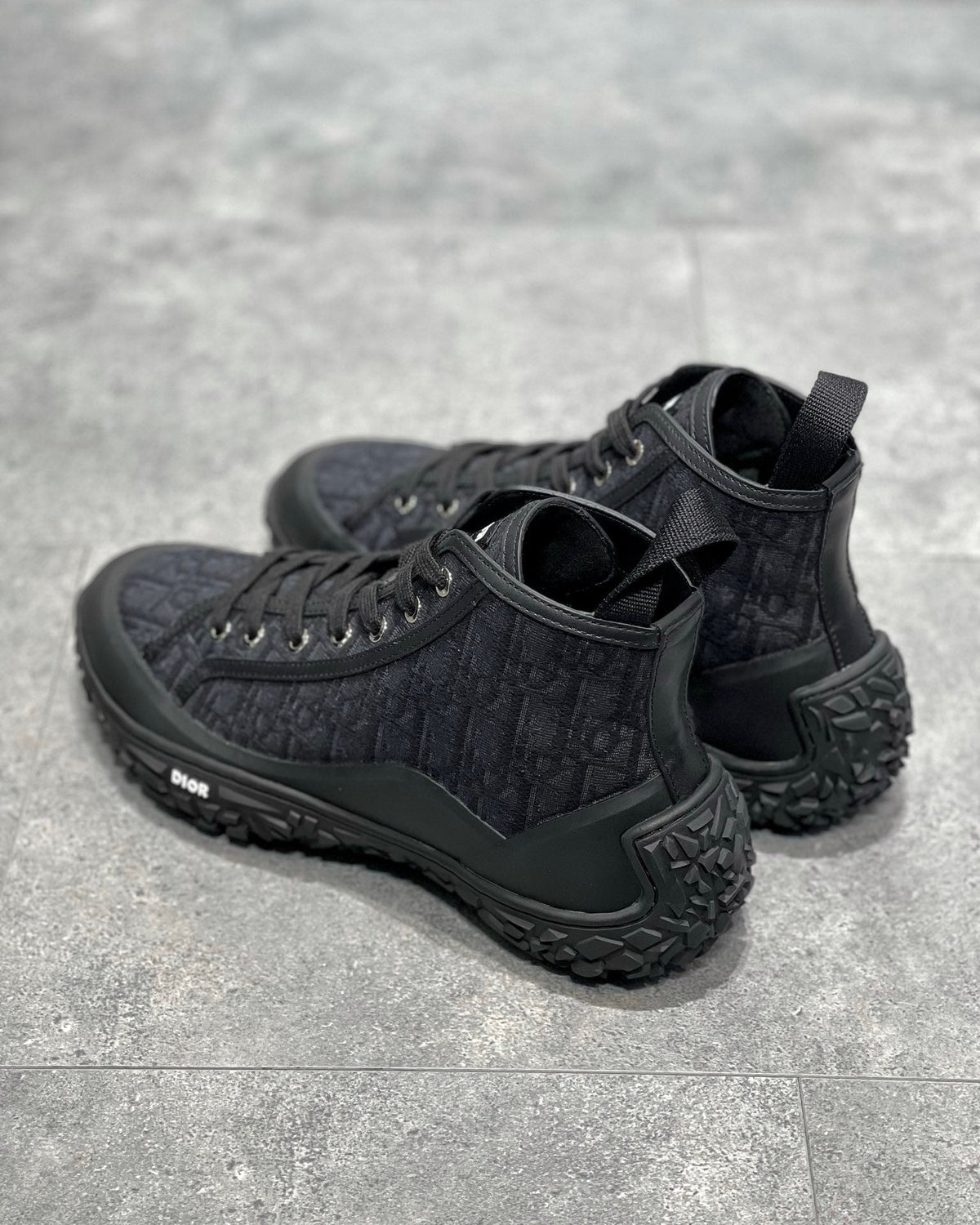 DIO Sneakers