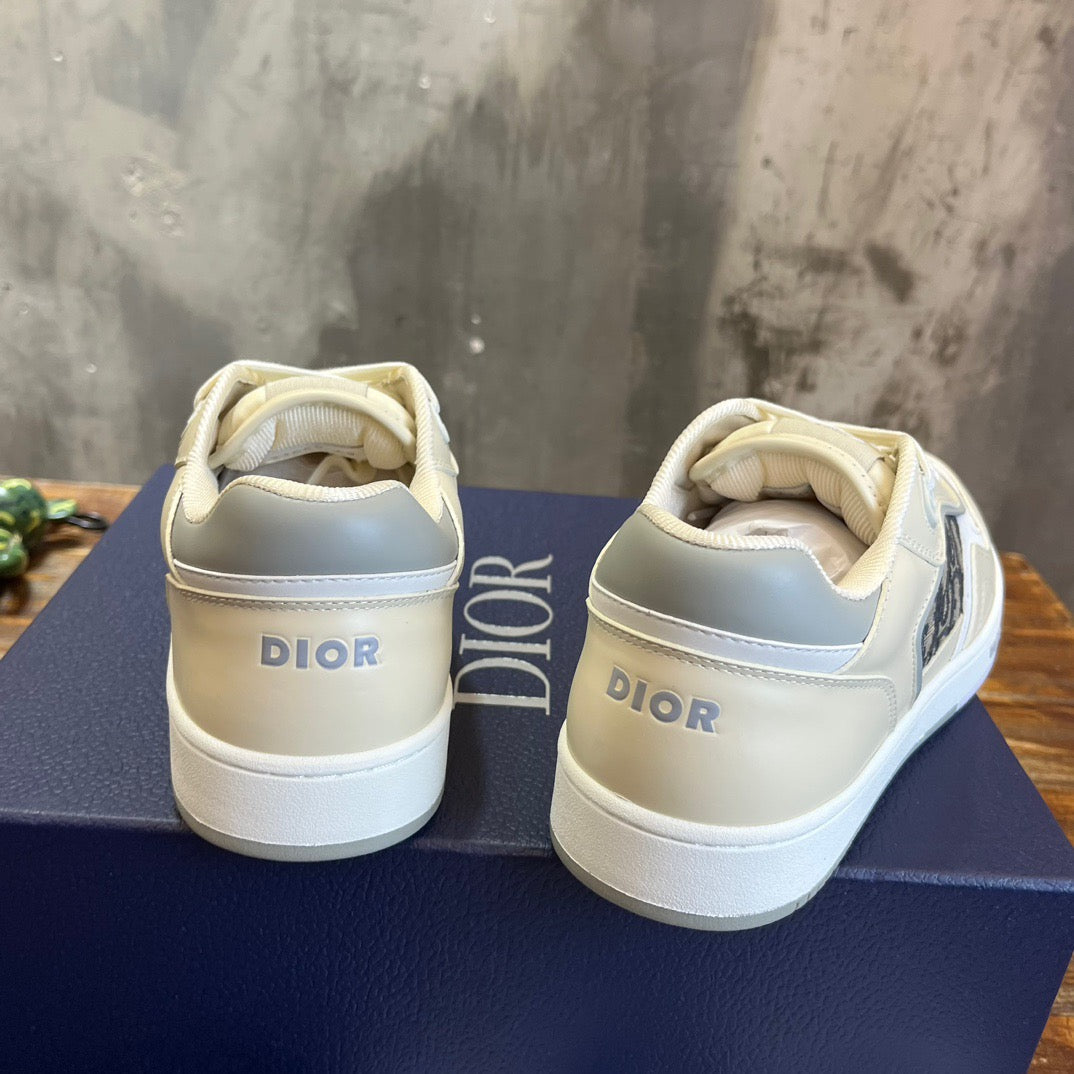 DIO Sneakers