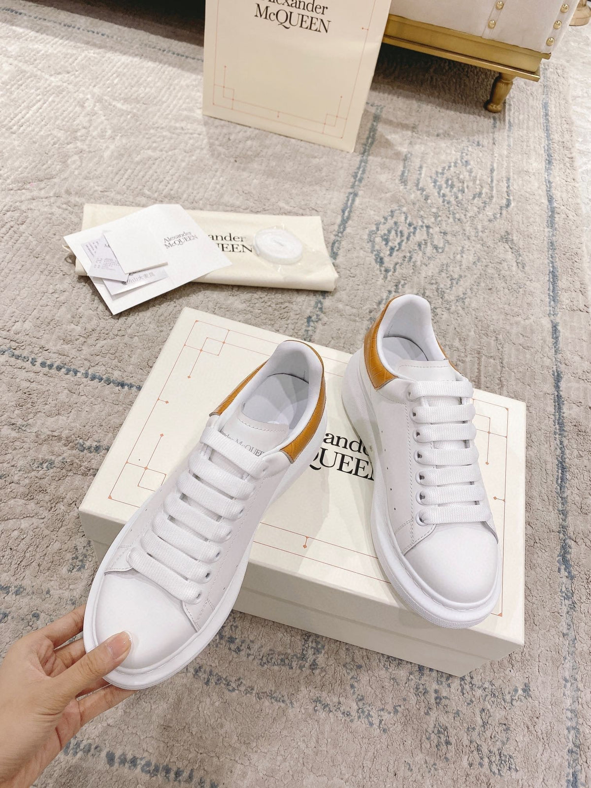 Sneakers & Shoes
