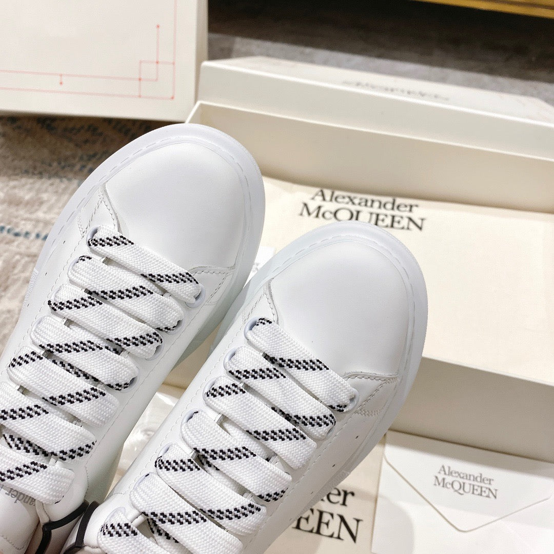 Sneakers & Shoes