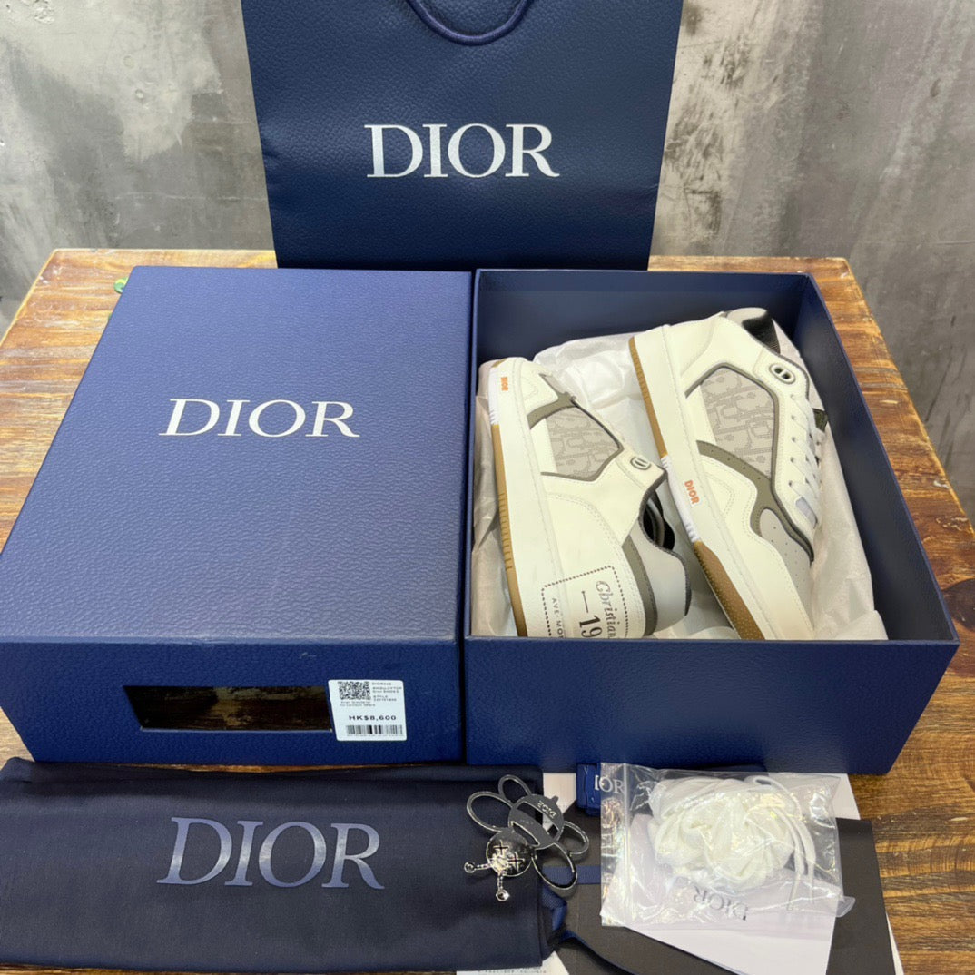 DIO Sneakers