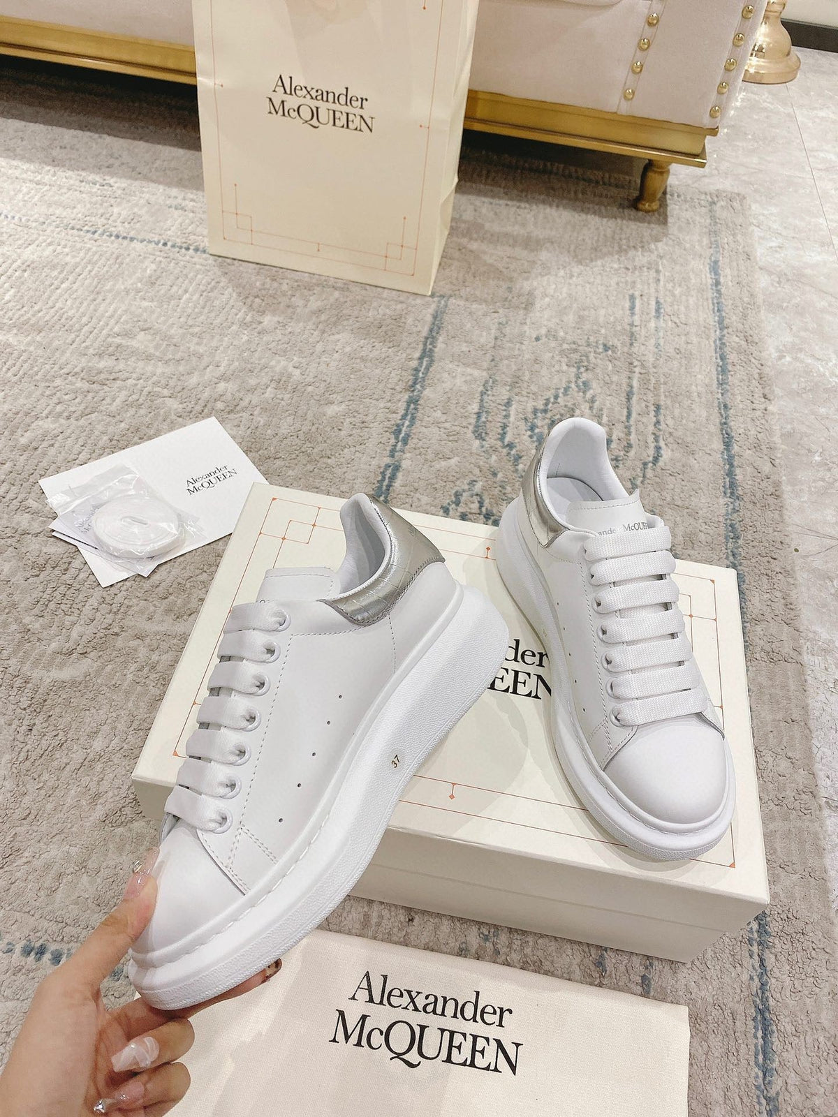 Sneakers & Shoes