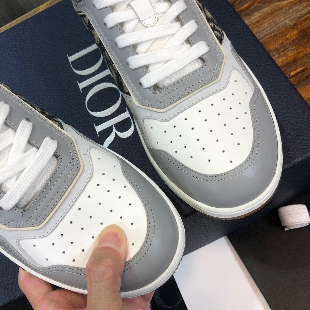 DIO Sneakers