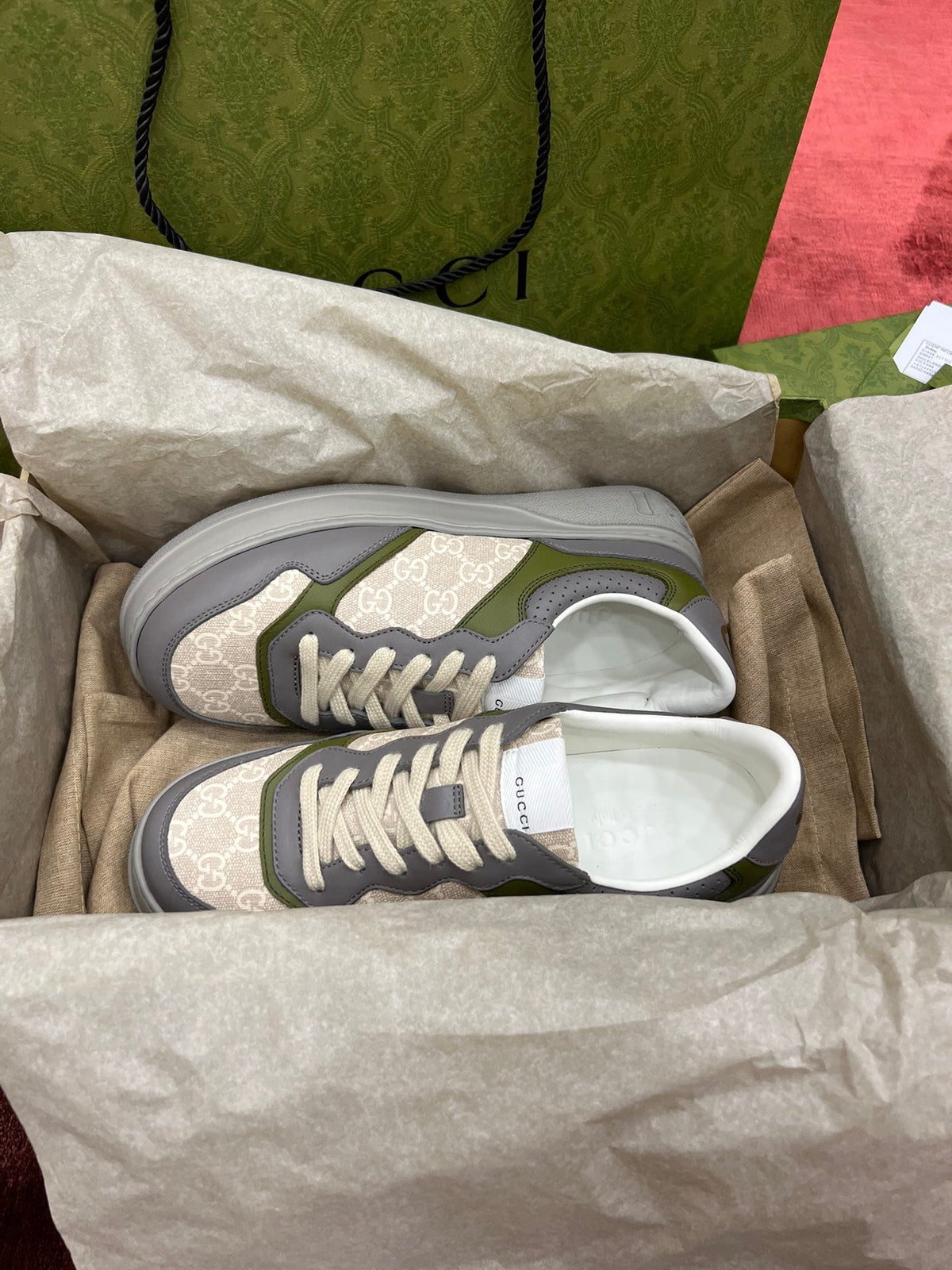 Sneakers & Shoes