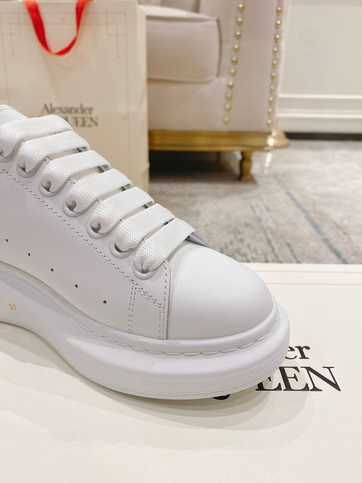 Sneakers & Shoes
