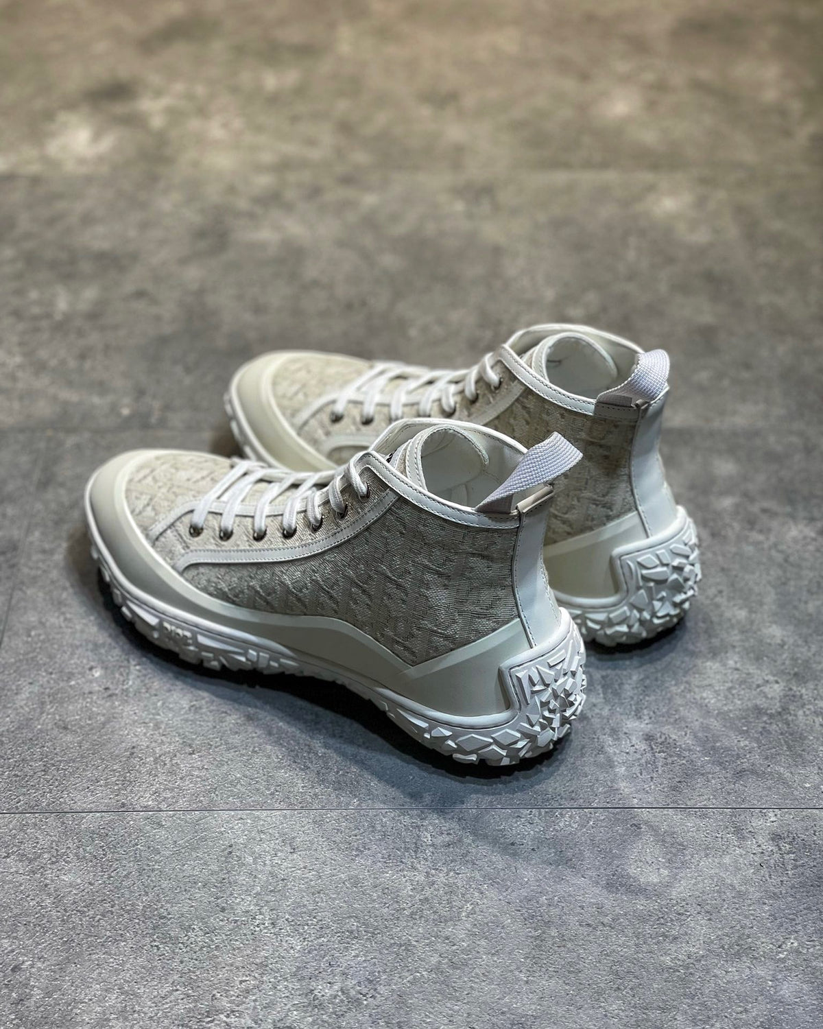 DIO Sneakers