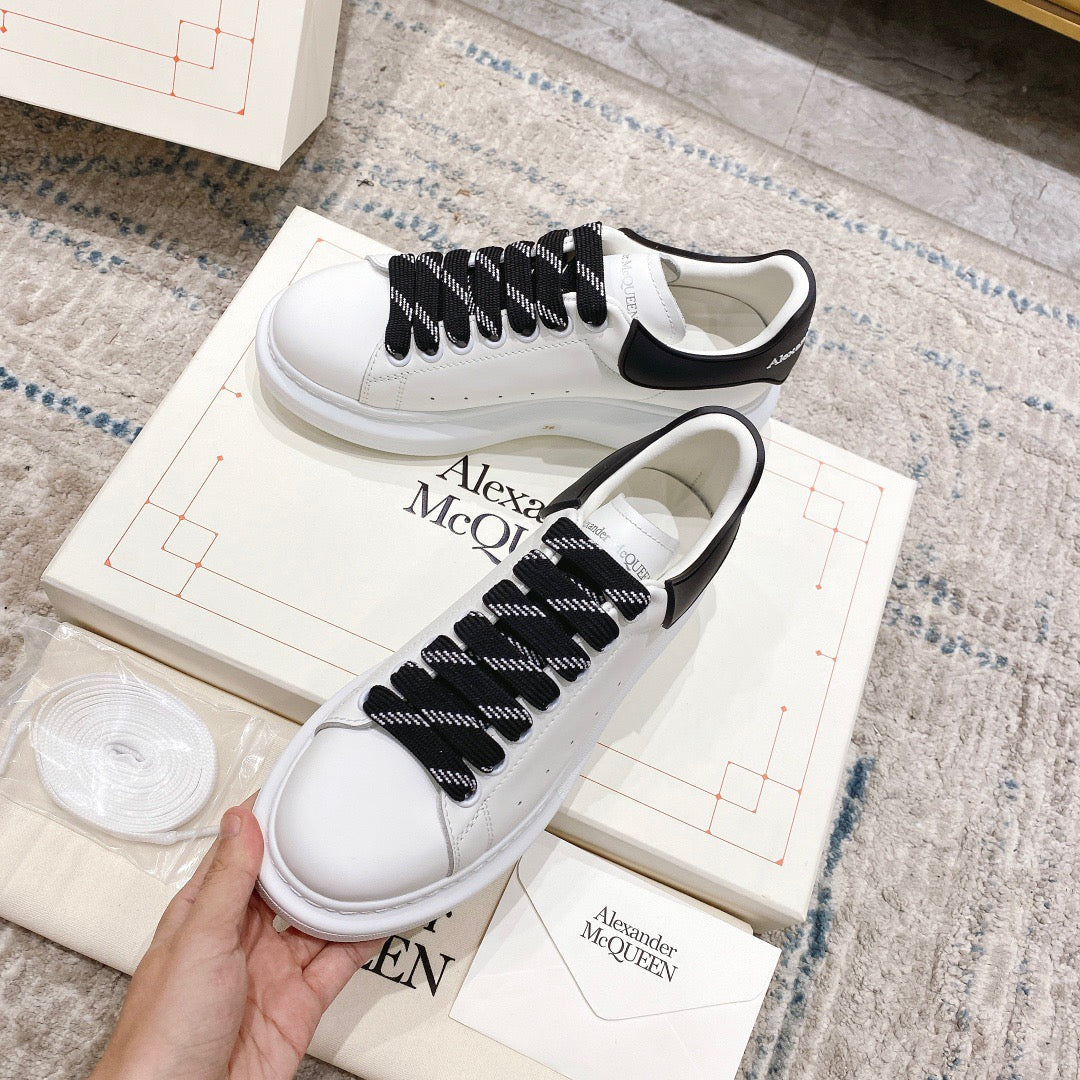 Sneakers & Shoes