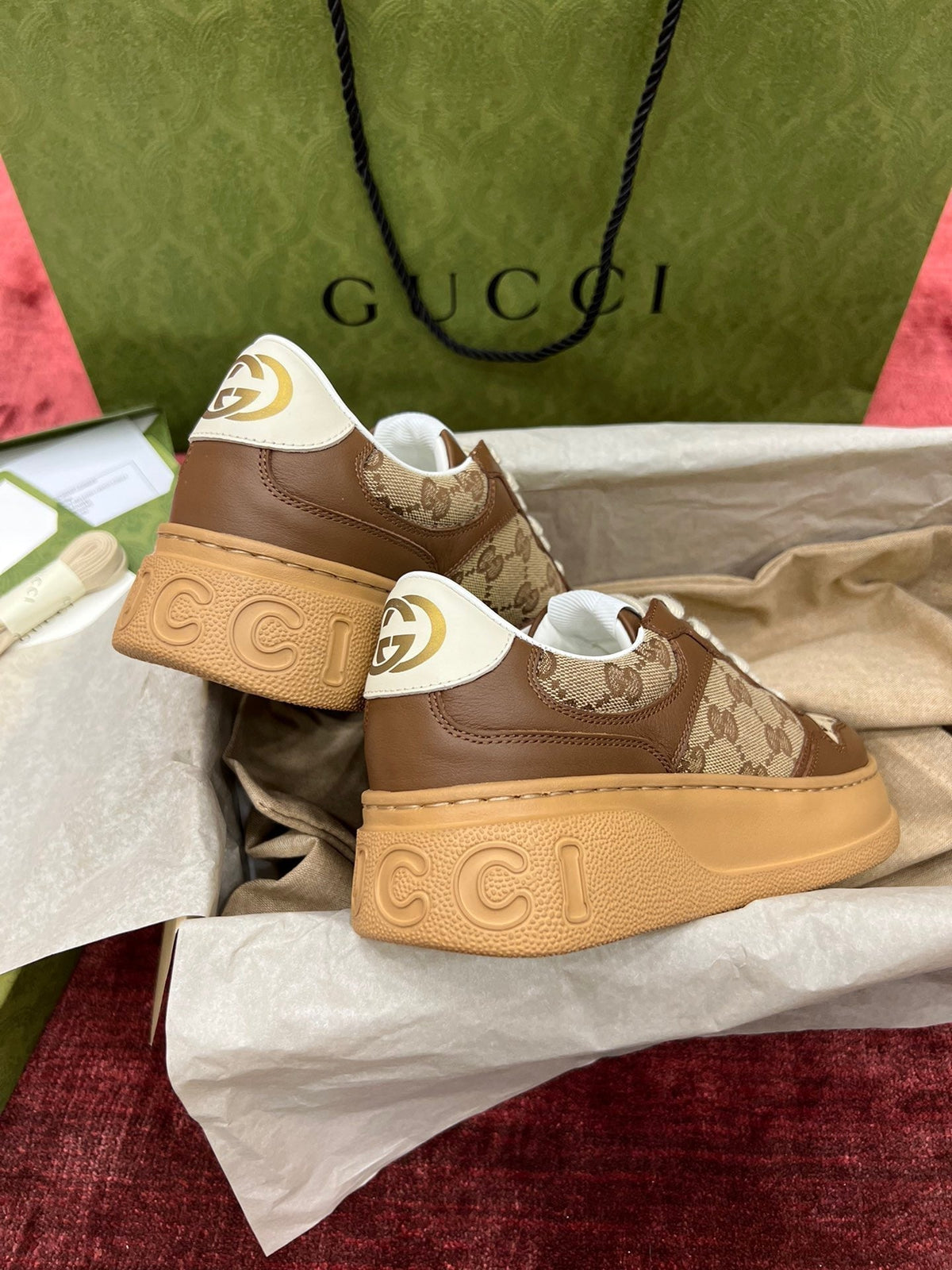 Sneakers & Shoes