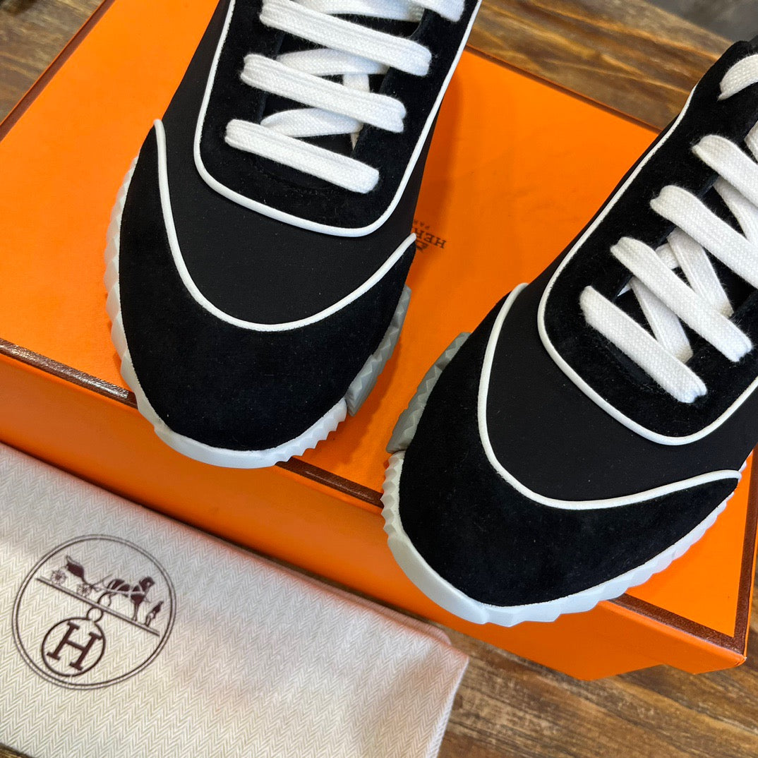 HERM Sneakers