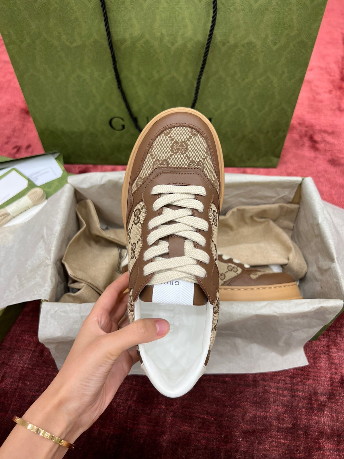 Sneakers & Shoes
