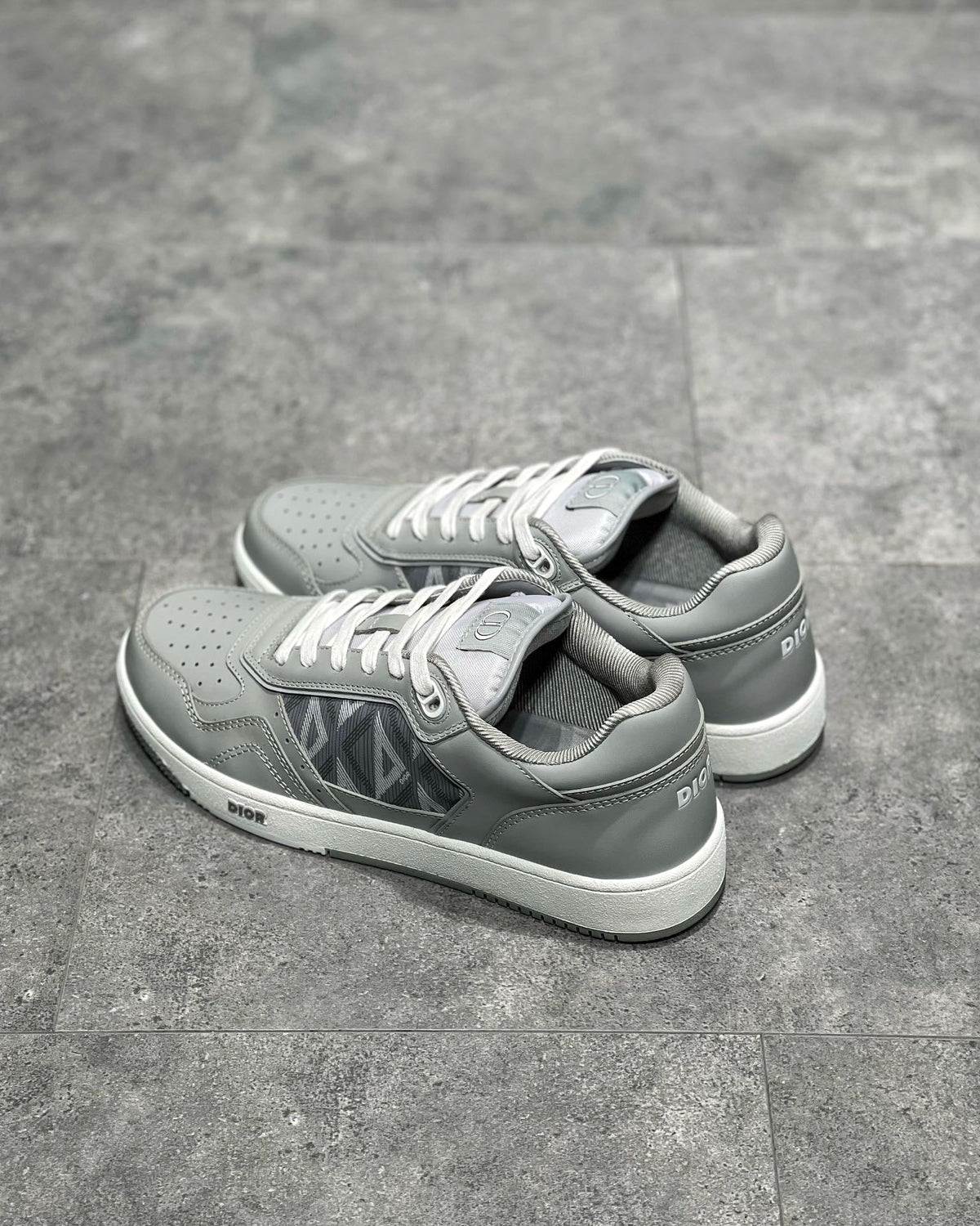 DIO Sneakers