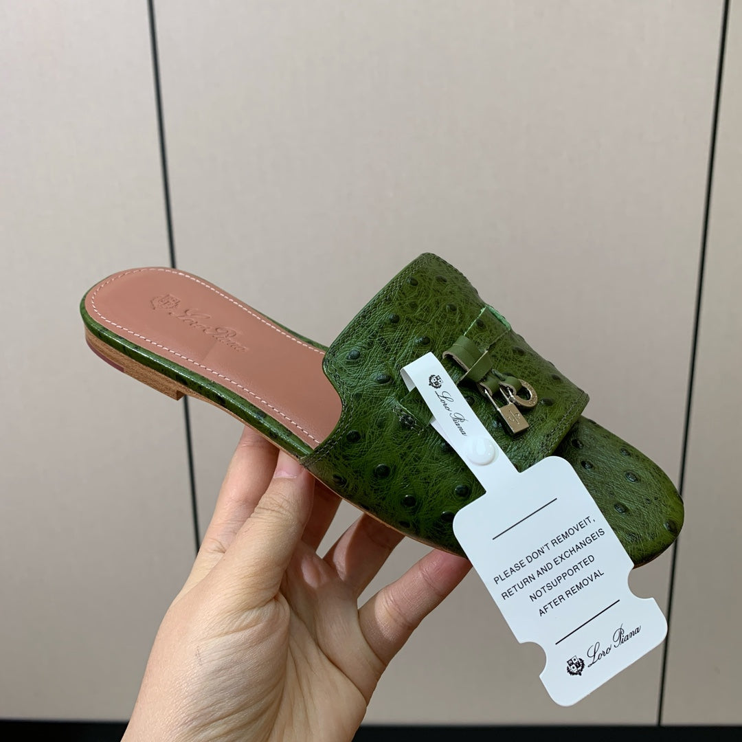 FLAT SLIPPERS IN DARK GREEN LAMBSKIN OSTRICH SKIN