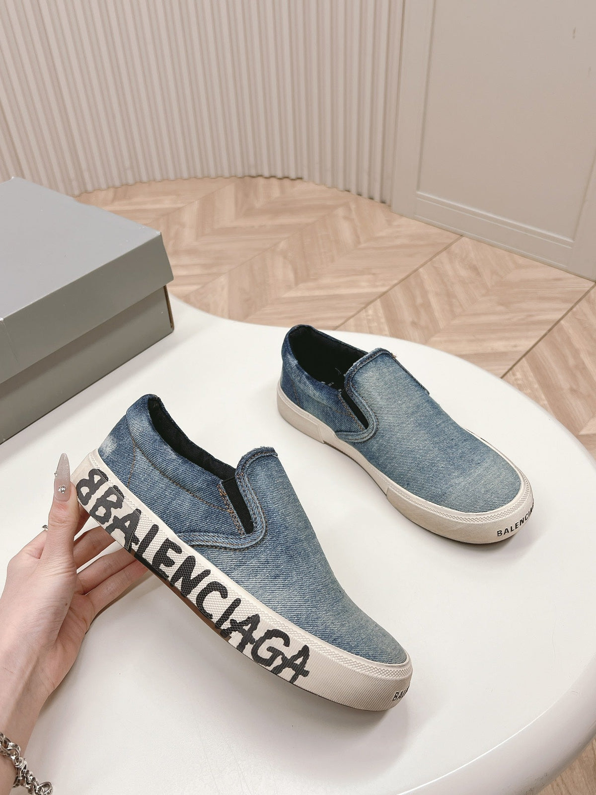 SLIP-ON SNEAKERS GRAFFITI IN LIGHT BLUE DENIM