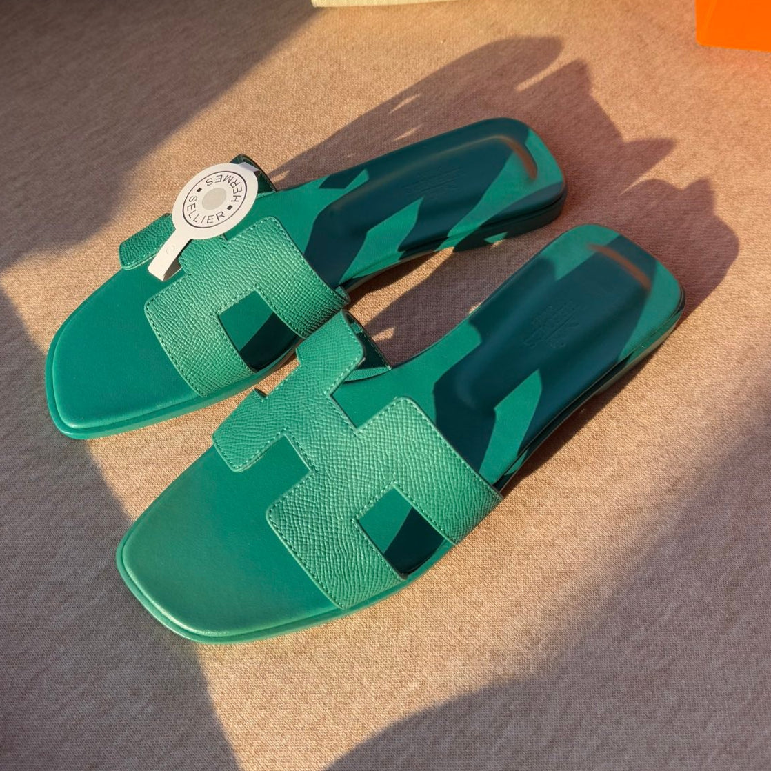 0RAN SANDALS IN PERSIAN GREEN CALFSKIN